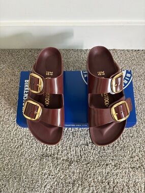 New w/ Box Birkenstock Arizona Big Buckle Sandals Chocolate Brown Fits like a 7